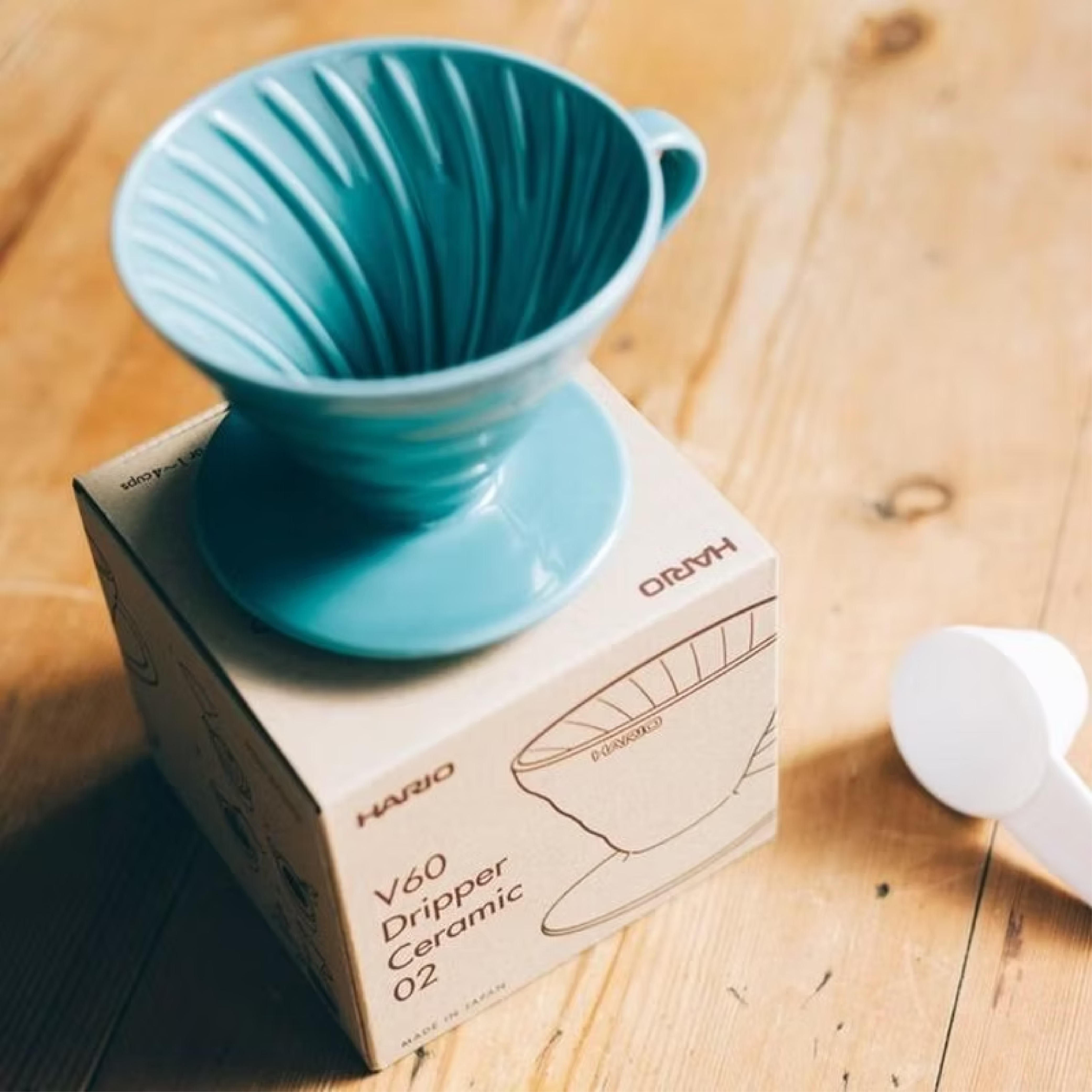 Hario V60 Coffee Dripper 02 - Ceramic (Turquoise Green))